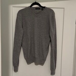 Saks fifth avenue men’s cashmere sweater light grey v neck pullover